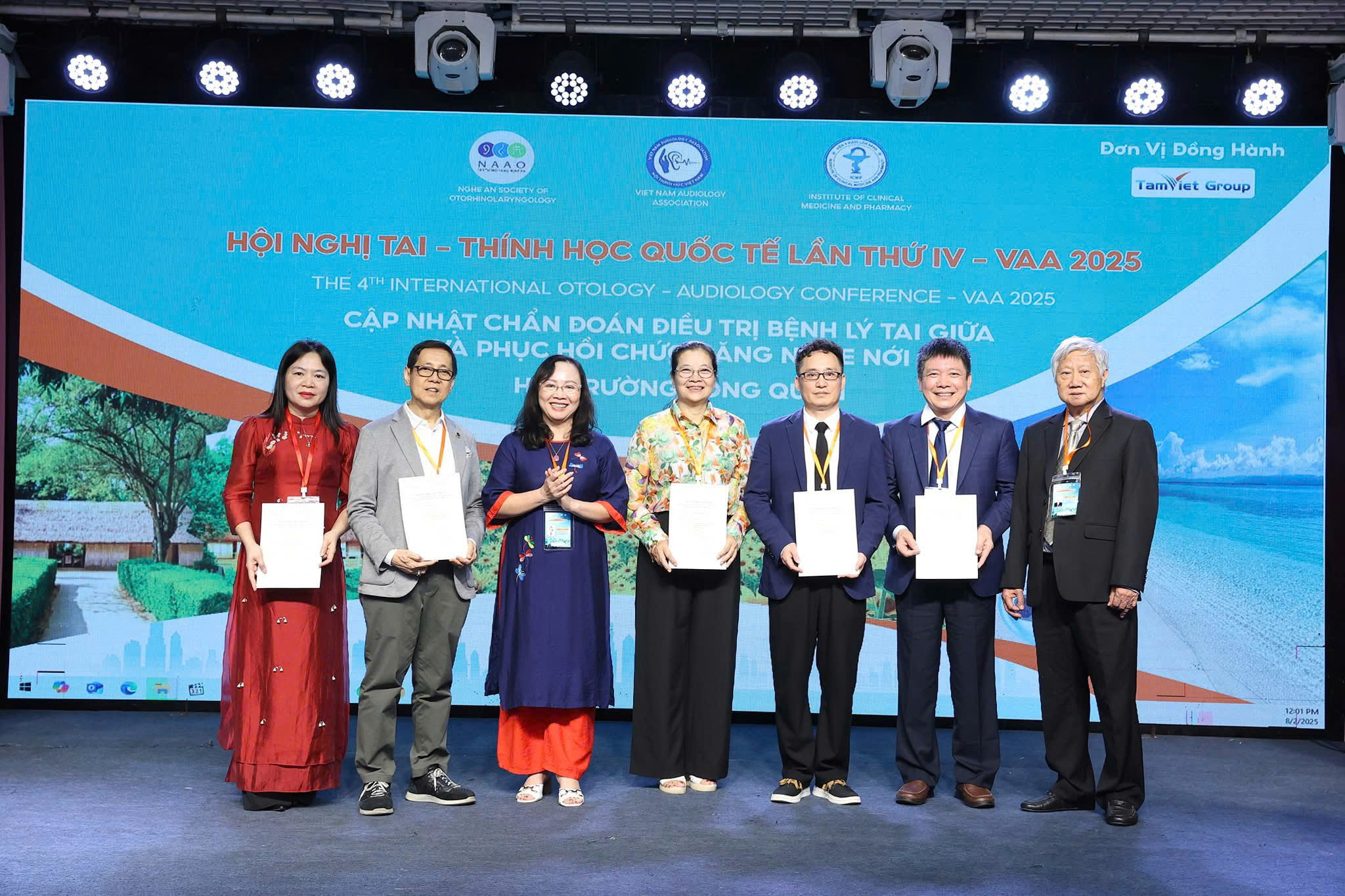 Hội Nghị Tai - Thính Học Quốc Tế Lần Thứ IV - Phẫu Thuật Nội Soi Tai Dưới Nước - Giáo Sư Liao Hua - Đại Học Nhân Dân Vũ Hán
